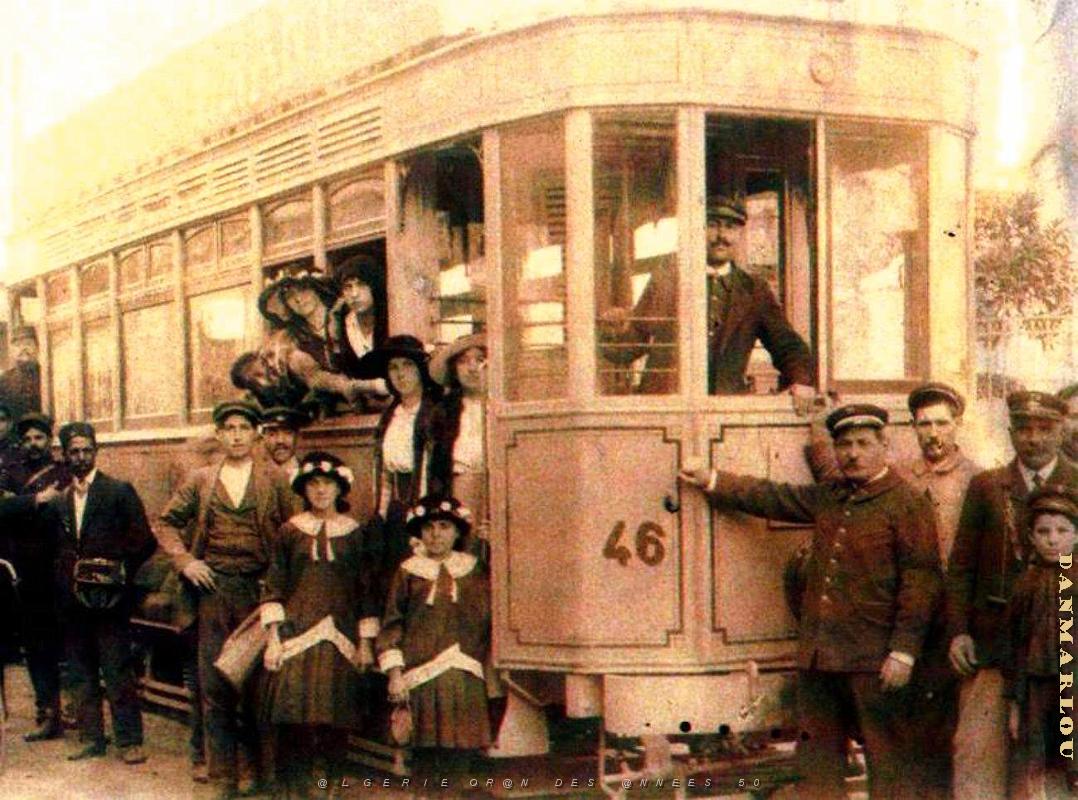 PA i- 62- Place d'armes animee.jpg
